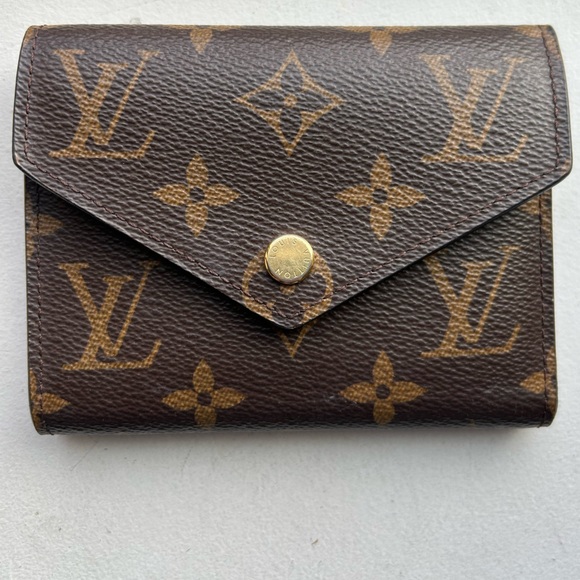 Louis Vuitton Victorine Wallet Monogram - Picture 2 of 6